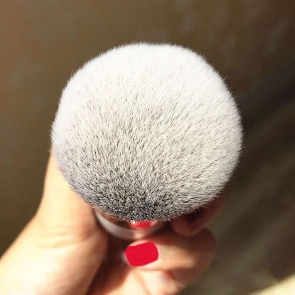 Soft Makeup Brush for Powder, Blush & Bronzer | Smooth Blending Tool - Picture 3 of 7